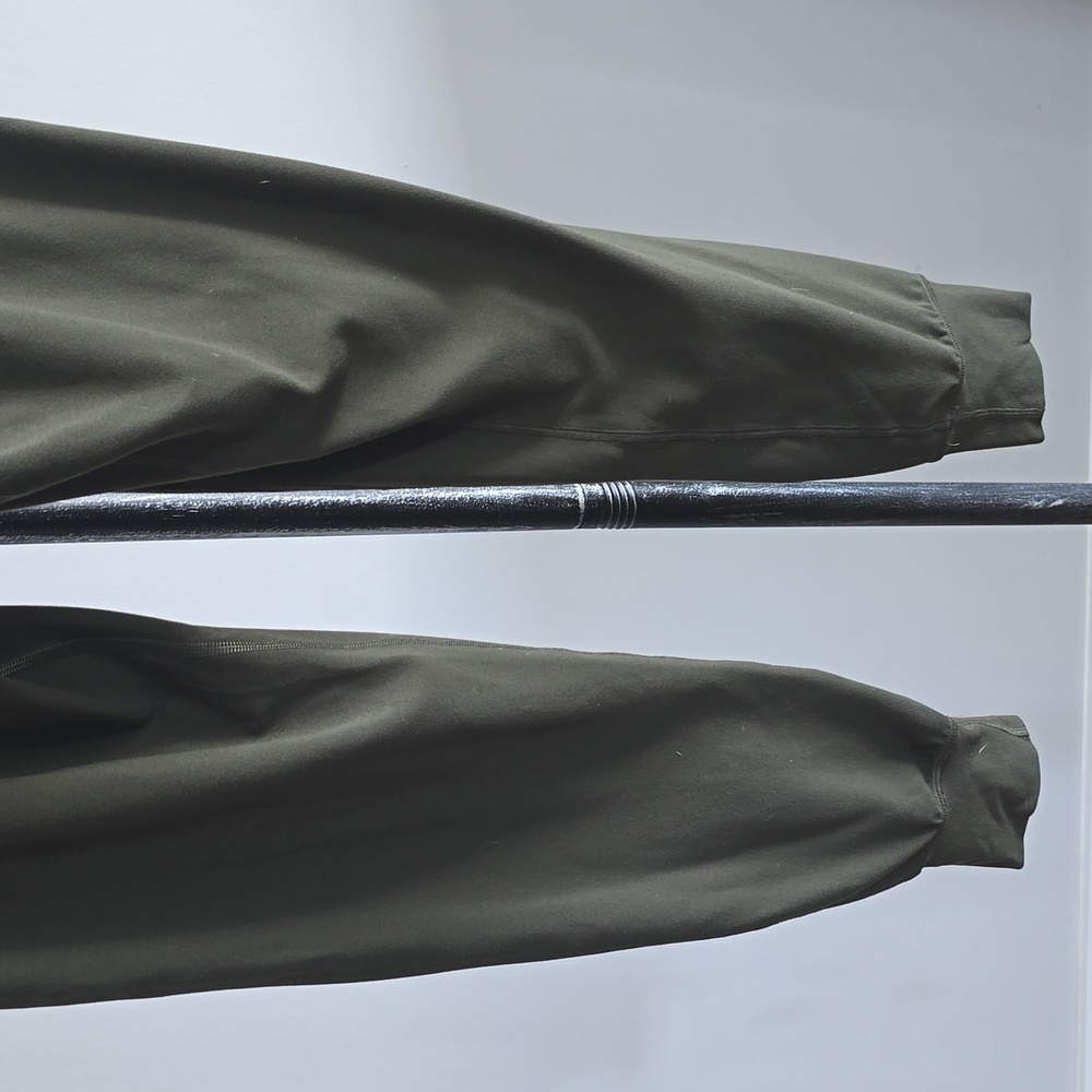 Lululemon Align Jogger 28" in Dark Olive - Picture 8 of 9